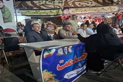 میز خدمت بنیاد شهید کردستان در راستای سامانه ۱۱۱ و در حاشیه تجمع شبانه مردم سنندج برگزار شد