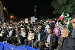 حضور مدیرکل و کارکنان بنیاد شهید کردستان در تجمع شبانه میدان آزادی سنندج