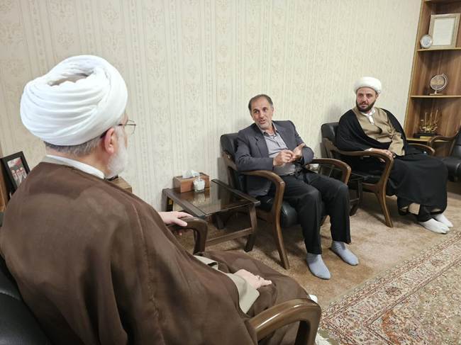 تداوم مسیر خدمت به خانواده‌های معظم شهدا در کردستان